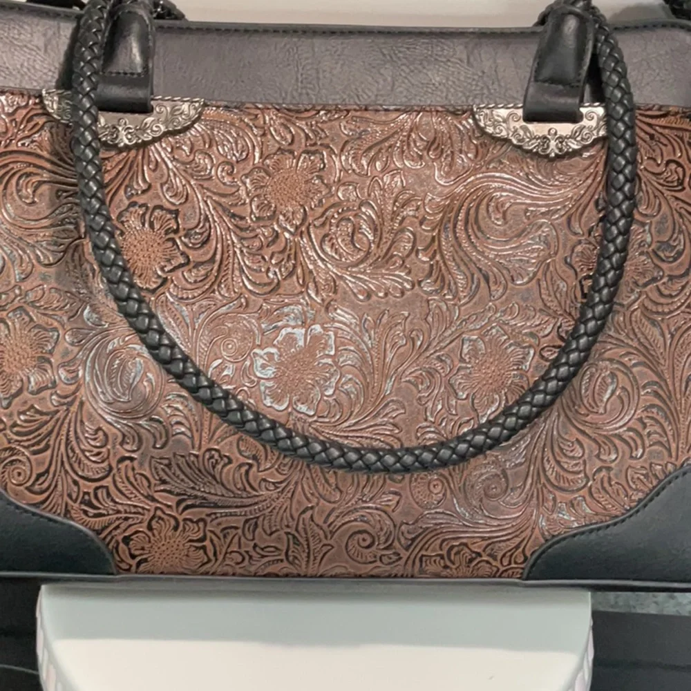 Bueno beautiful handbag tote.